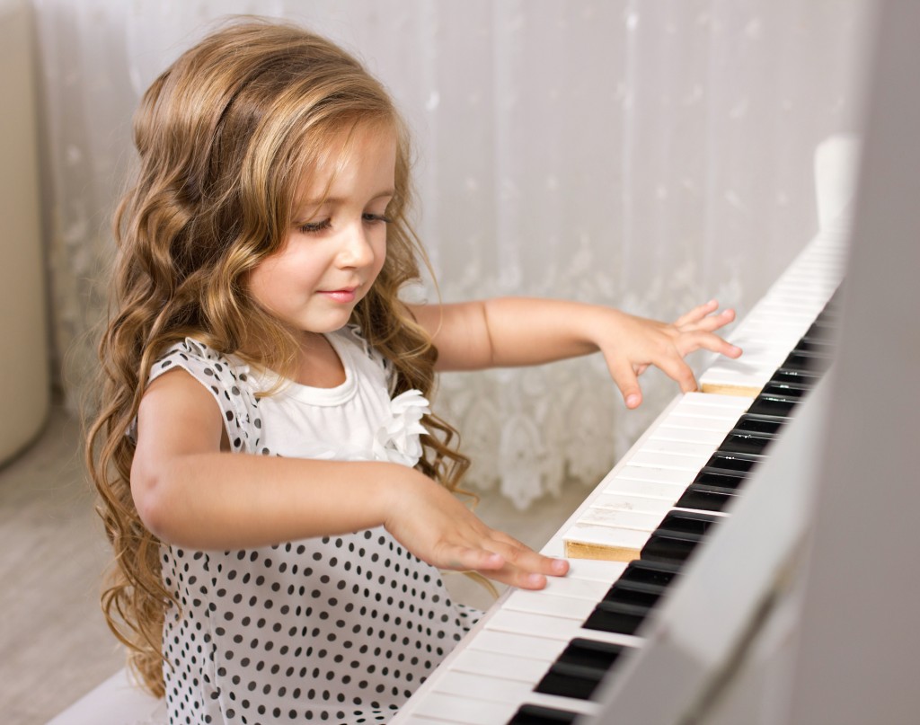 child playing the piano