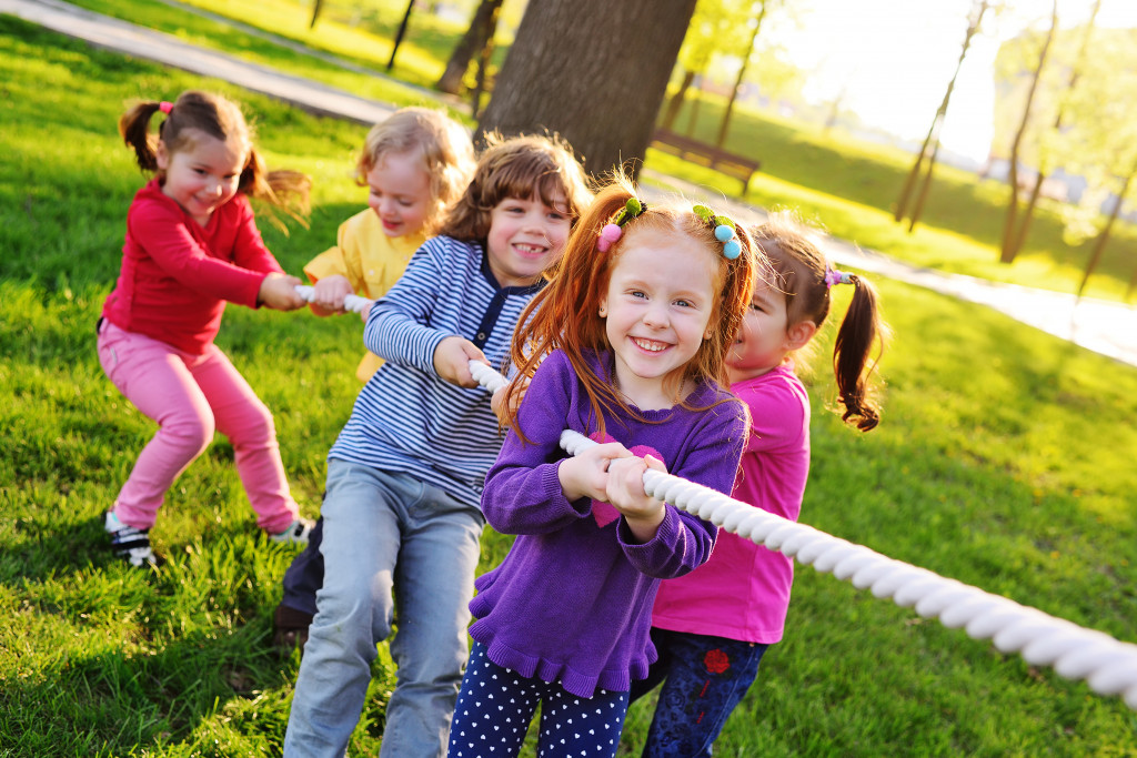 tug of war game kids at camp